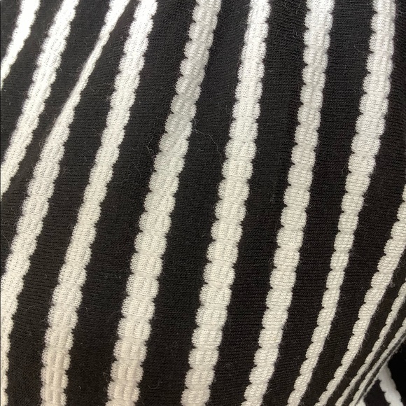 🤩 H&M Crop Top and Skirt Set 🤩 - Picture 9 of 9